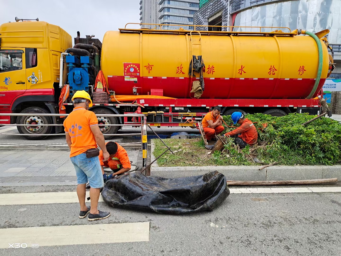 有效防止城市内发生内涝—【管道疏通清淤】
